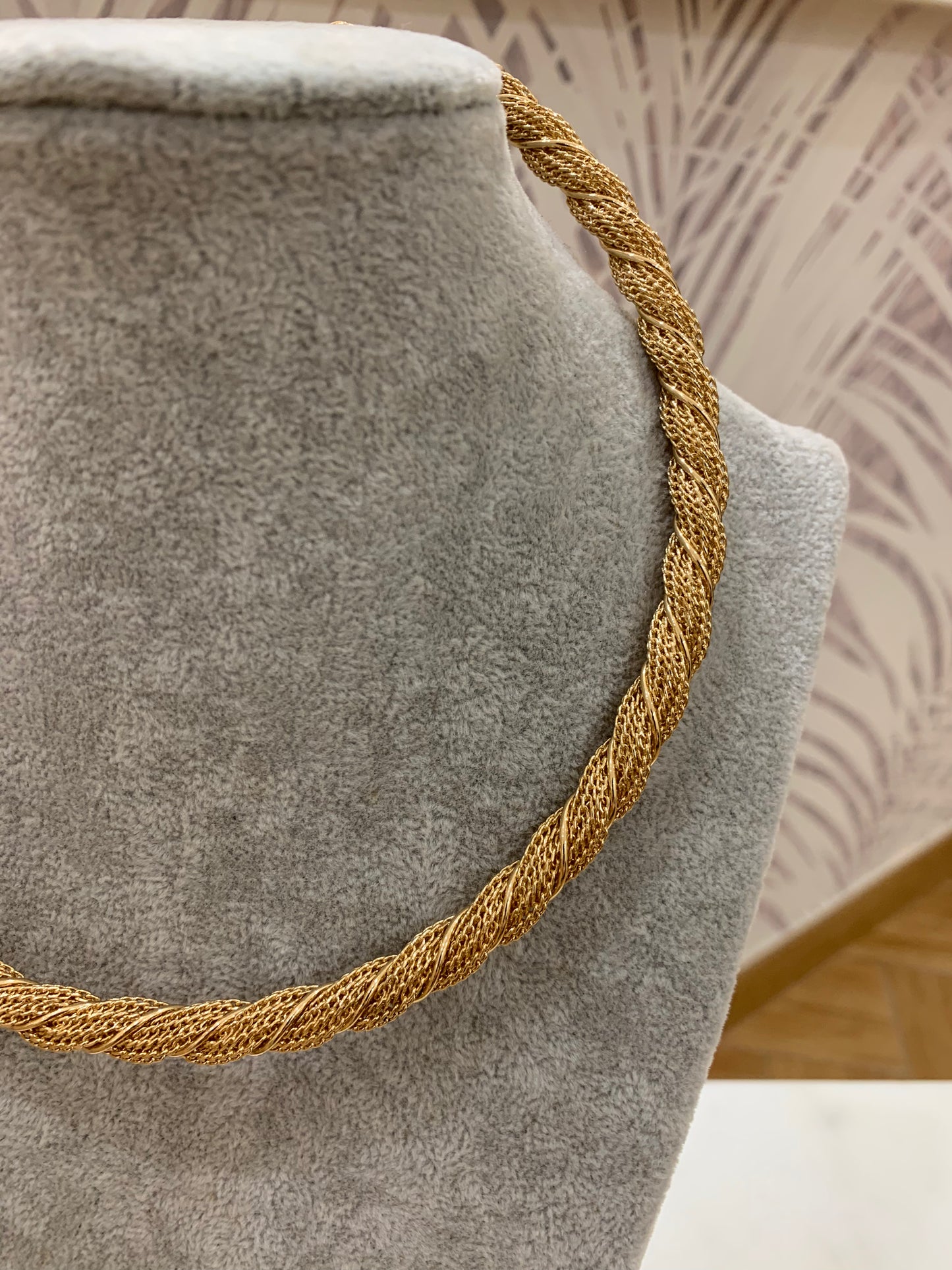 Collana oro rigida